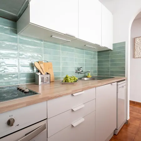 Sunny Terrace With Heated Pool View Appartement